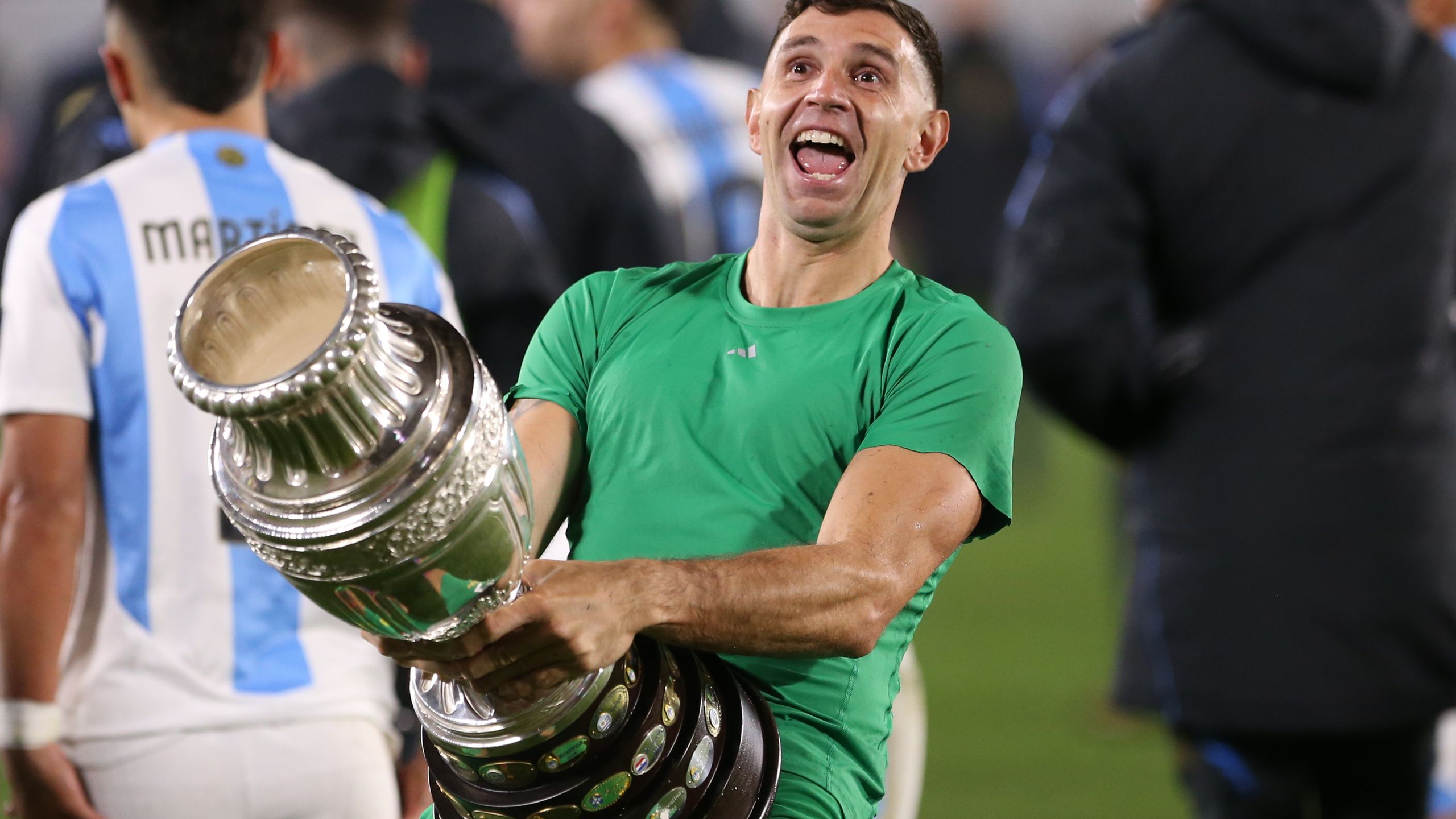Emiliano Martinez - Tâm Lý Thép Của Kẻ Gác Đền